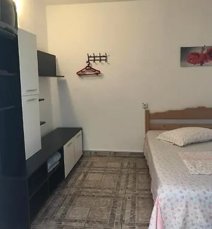 Gino Πανσιόν